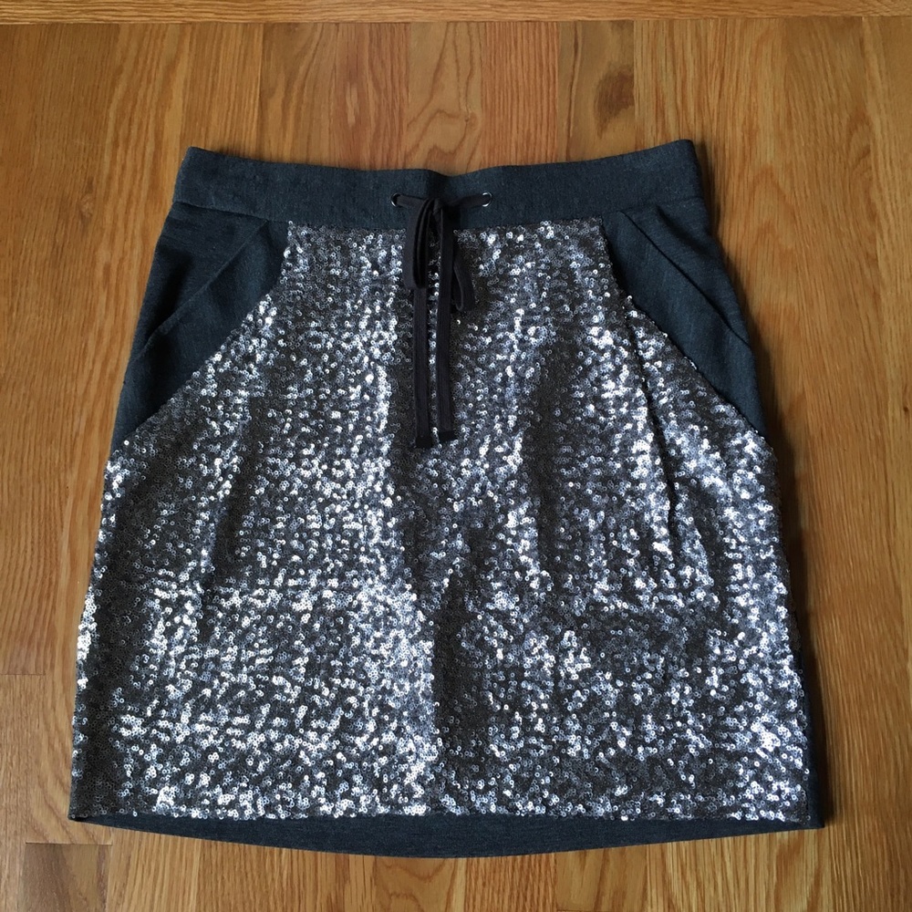 Ann Taylor Gray and Silver Tone Sequin Pull On Skirt